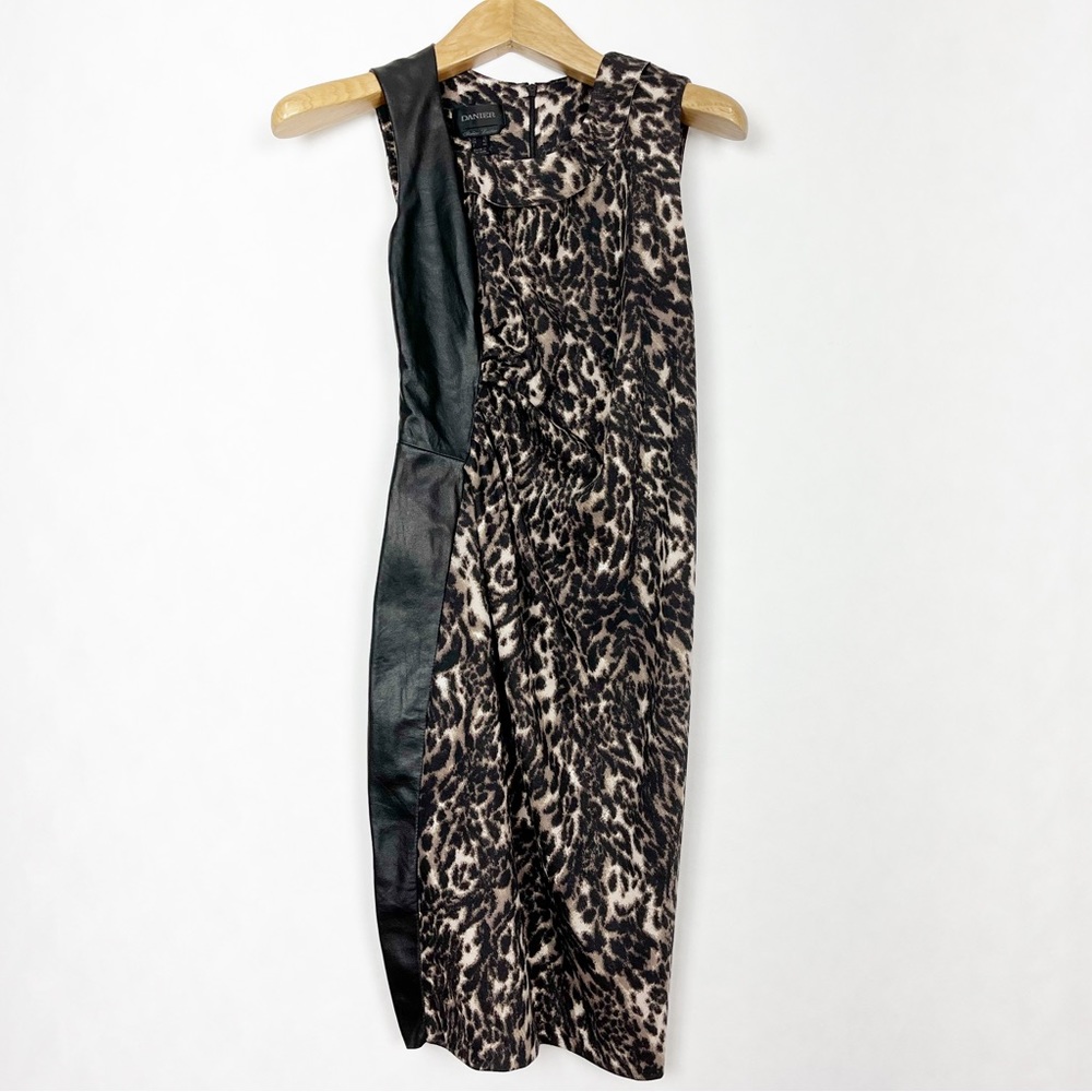 DANIER 🇨🇦‎ Women’s Animal Print & Leather Sleeveless Dress Ruching Size 8
